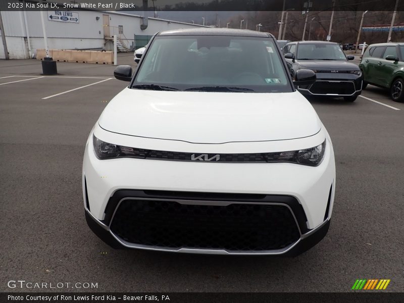 Snow White Pearl / Black 2023 Kia Soul LX