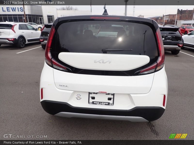 Snow White Pearl / Black 2023 Kia Soul LX