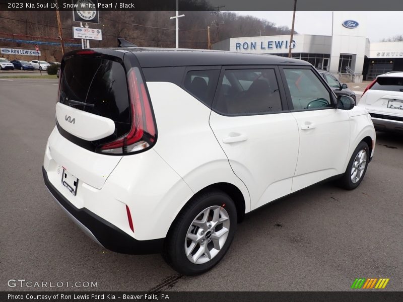 Snow White Pearl / Black 2023 Kia Soul LX