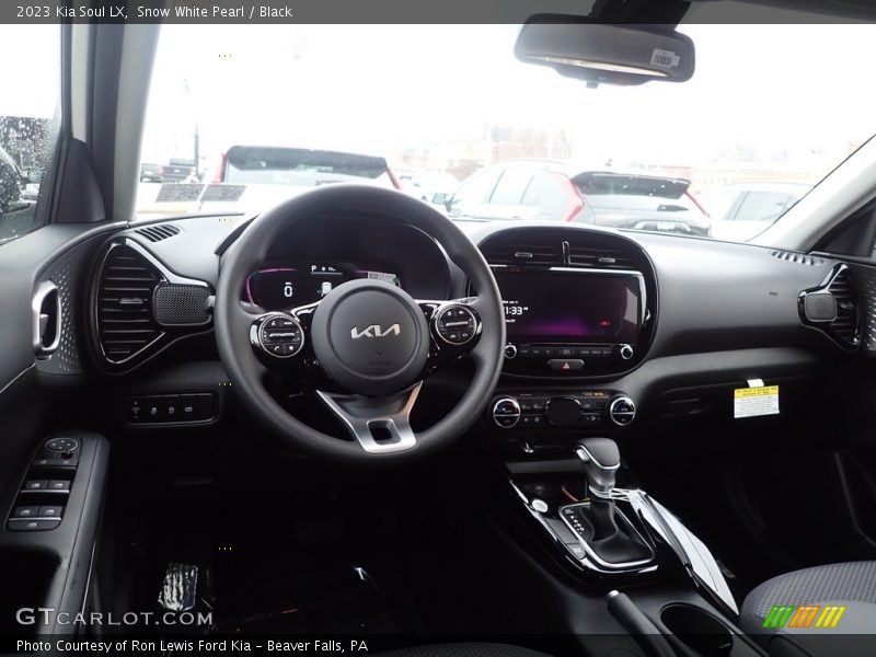 Snow White Pearl / Black 2023 Kia Soul LX