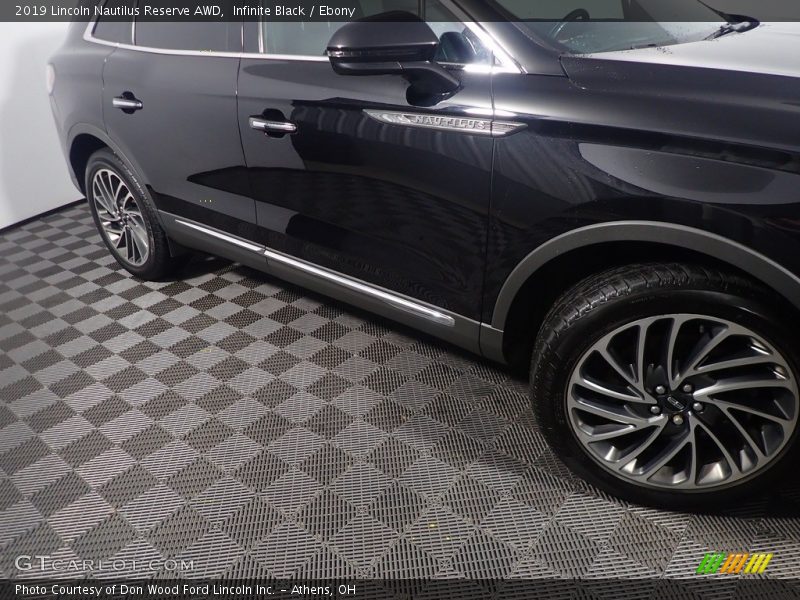 Infinite Black / Ebony 2019 Lincoln Nautilus Reserve AWD