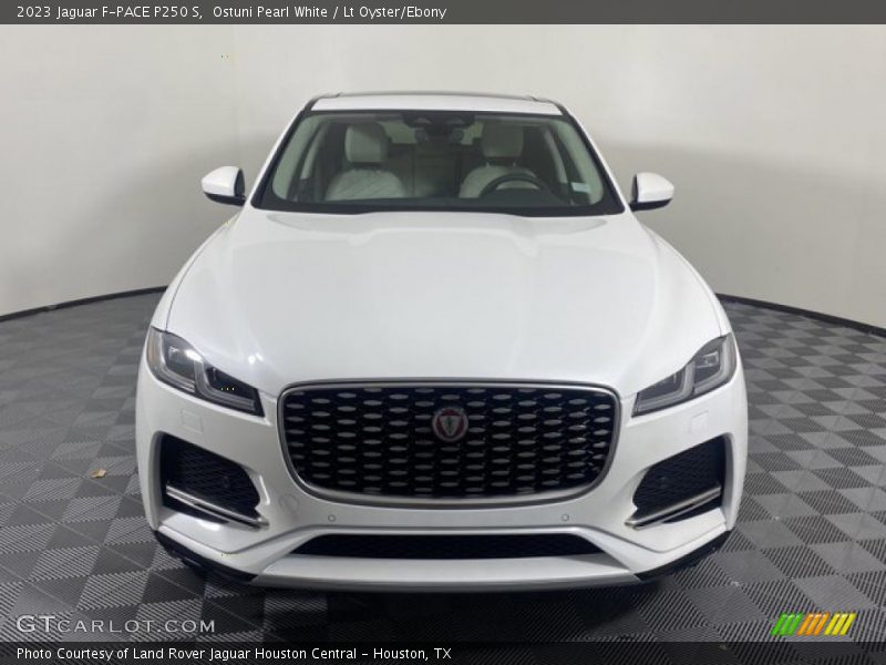 Ostuni Pearl White / Lt Oyster/Ebony 2023 Jaguar F-PACE P250 S