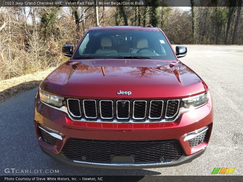 Velvet Red Pearl / Wicker Beige/Global Black 2023 Jeep Grand Cherokee 4XE