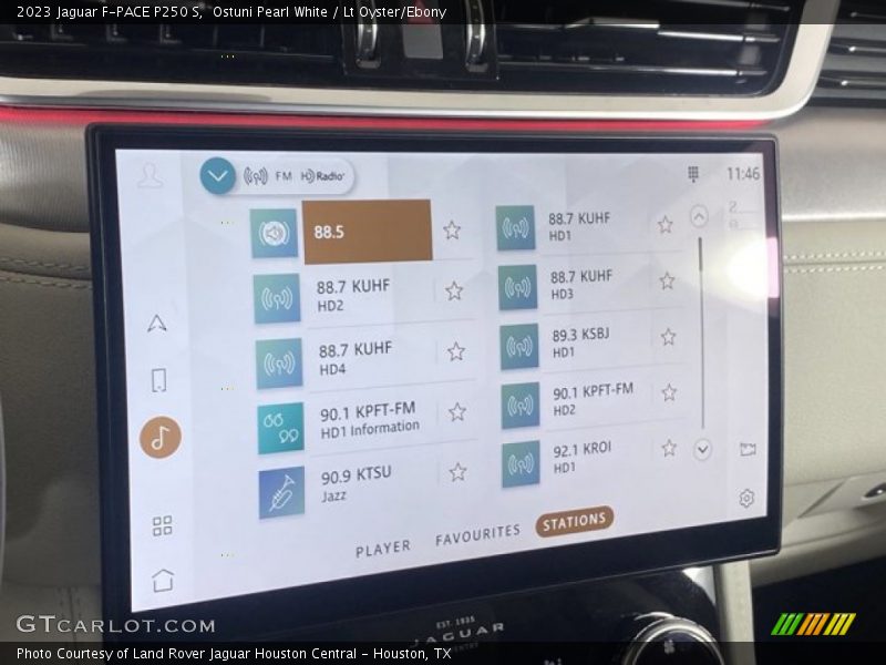 Ostuni Pearl White / Lt Oyster/Ebony 2023 Jaguar F-PACE P250 S