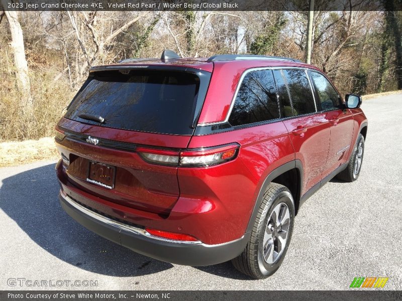 Velvet Red Pearl / Wicker Beige/Global Black 2023 Jeep Grand Cherokee 4XE