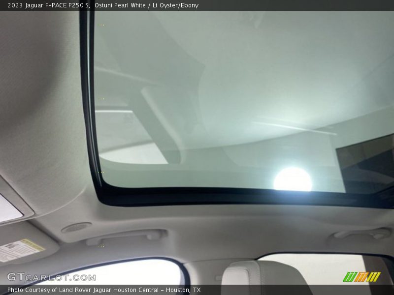 Ostuni Pearl White / Lt Oyster/Ebony 2023 Jaguar F-PACE P250 S