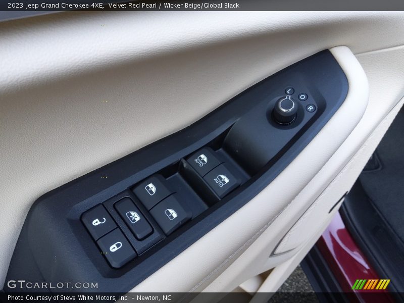 Door Panel of 2023 Grand Cherokee 4XE