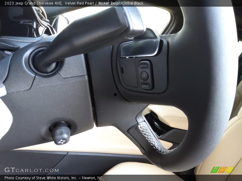 Velvet Red Pearl / Wicker Beige/Global Black 2023 Jeep Grand Cherokee 4XE
