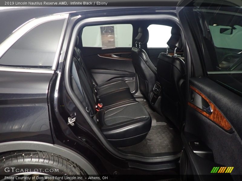 Infinite Black / Ebony 2019 Lincoln Nautilus Reserve AWD