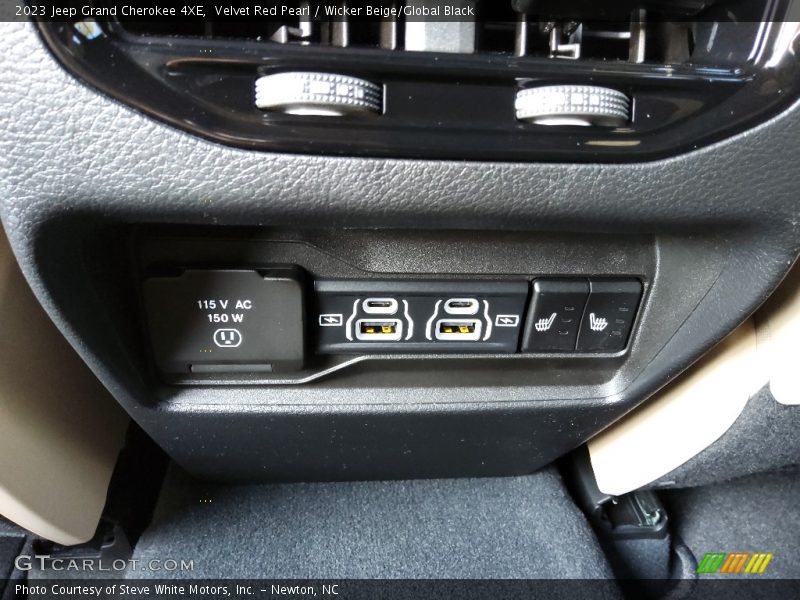 Velvet Red Pearl / Wicker Beige/Global Black 2023 Jeep Grand Cherokee 4XE