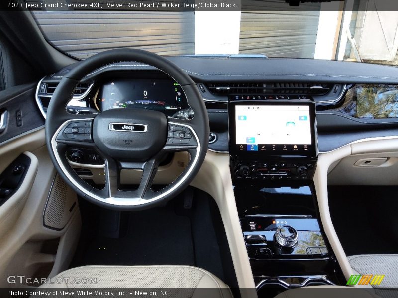Dashboard of 2023 Grand Cherokee 4XE