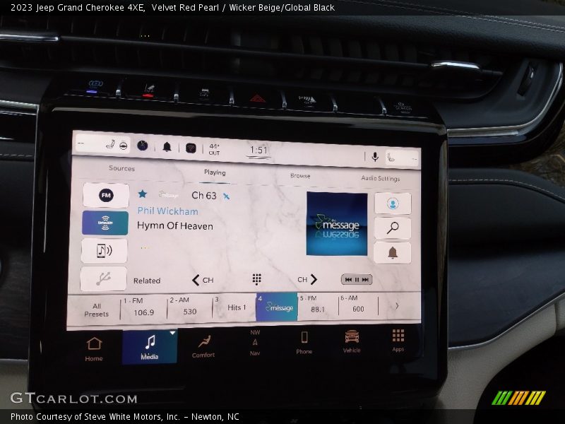 Velvet Red Pearl / Wicker Beige/Global Black 2023 Jeep Grand Cherokee 4XE