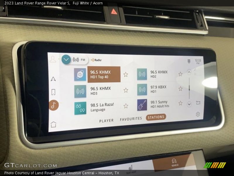 Fuji White / Acorn 2023 Land Rover Range Rover Velar S