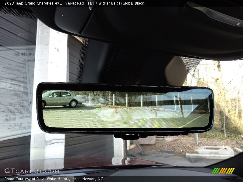Velvet Red Pearl / Wicker Beige/Global Black 2023 Jeep Grand Cherokee 4XE