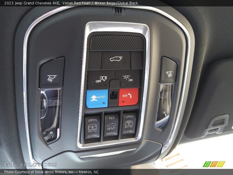 Velvet Red Pearl / Wicker Beige/Global Black 2023 Jeep Grand Cherokee 4XE