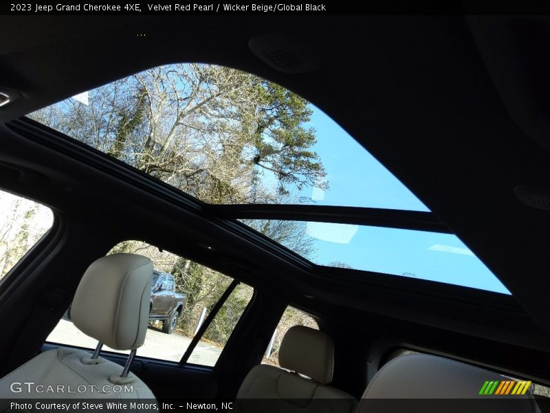 Velvet Red Pearl / Wicker Beige/Global Black 2023 Jeep Grand Cherokee 4XE