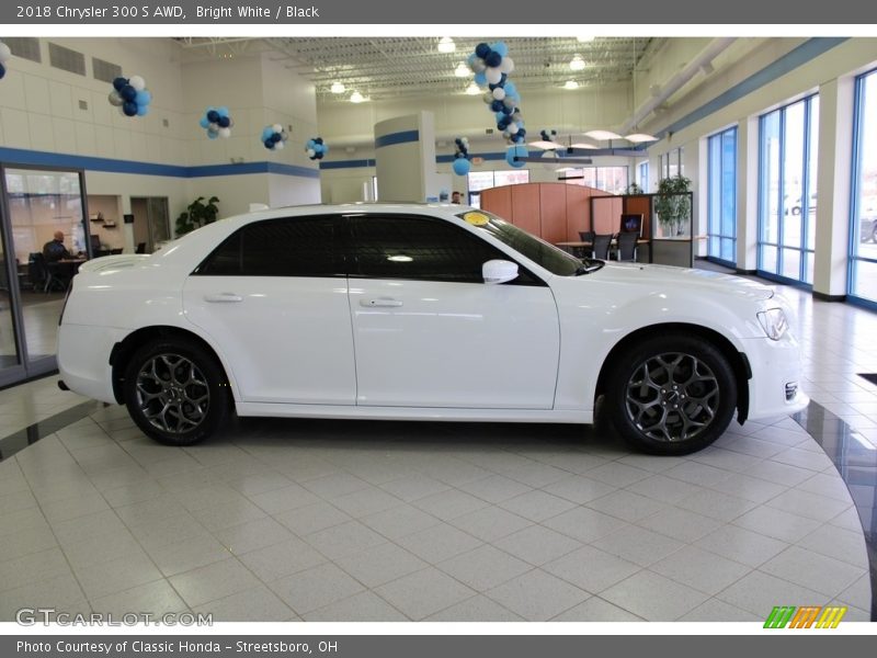 Bright White / Black 2018 Chrysler 300 S AWD