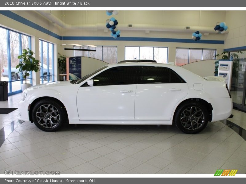 Bright White / Black 2018 Chrysler 300 S AWD