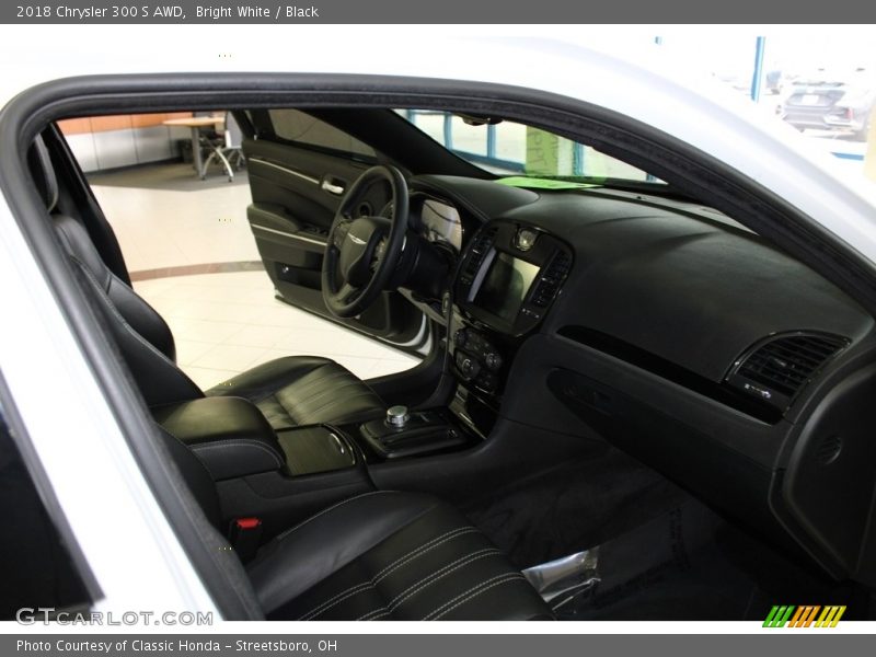 Bright White / Black 2018 Chrysler 300 S AWD