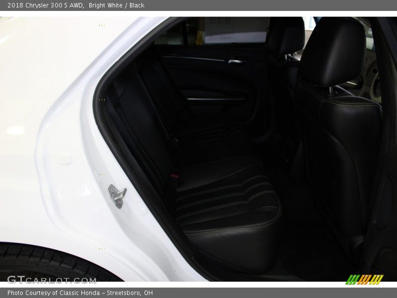 Bright White / Black 2018 Chrysler 300 S AWD