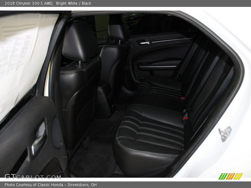 Bright White / Black 2018 Chrysler 300 S AWD