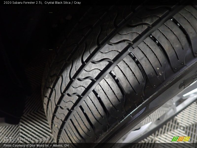 Crystal Black Silica / Gray 2020 Subaru Forester 2.5i