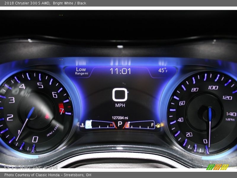 Bright White / Black 2018 Chrysler 300 S AWD