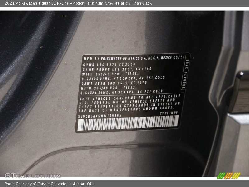 Platinum Gray Metallic / Titan Black 2021 Volkswagen Tiguan SE R-Line 4Motion
