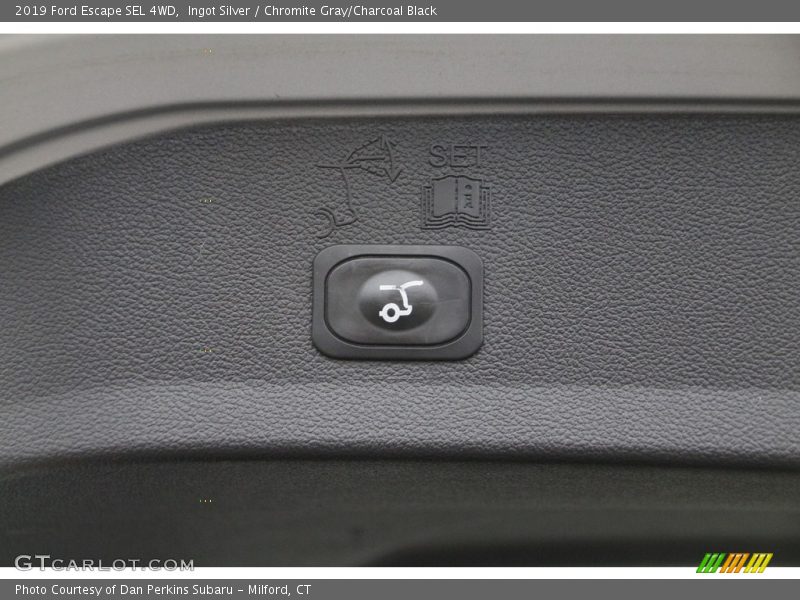 Ingot Silver / Chromite Gray/Charcoal Black 2019 Ford Escape SEL 4WD