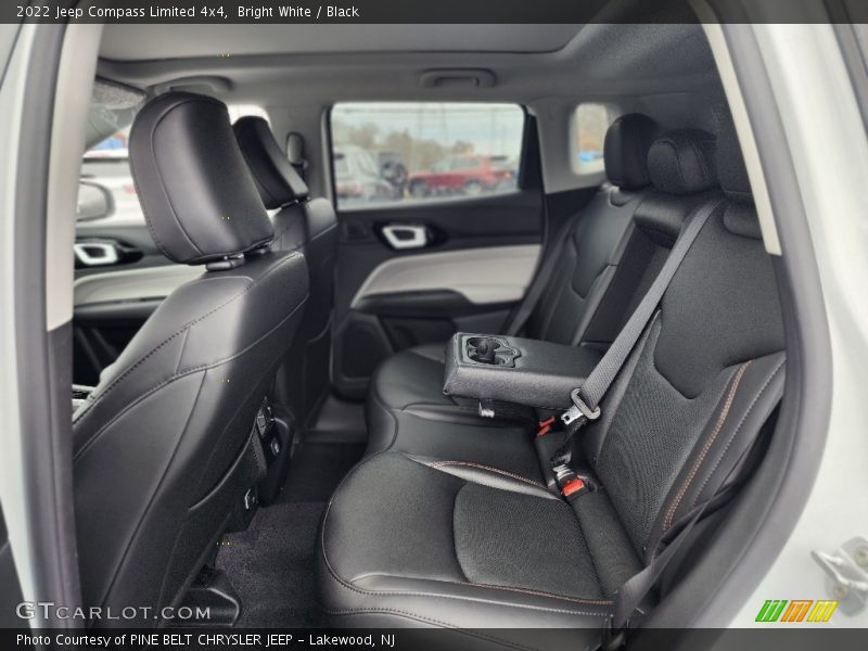 Bright White / Black 2022 Jeep Compass Limited 4x4