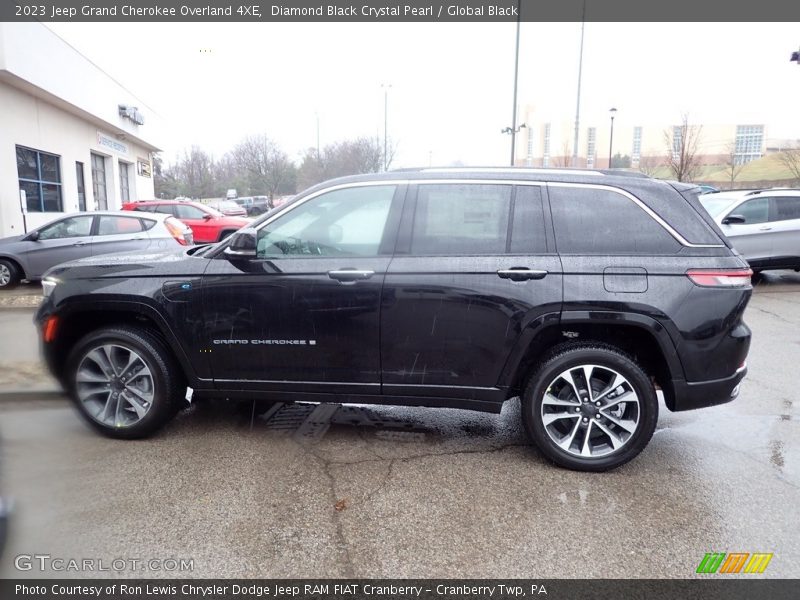 Diamond Black Crystal Pearl / Global Black 2023 Jeep Grand Cherokee Overland 4XE