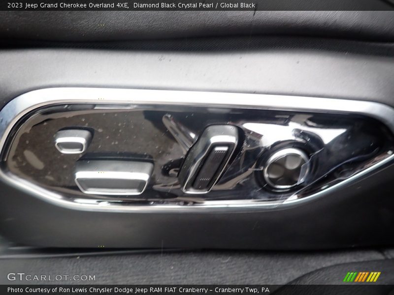 Diamond Black Crystal Pearl / Global Black 2023 Jeep Grand Cherokee Overland 4XE