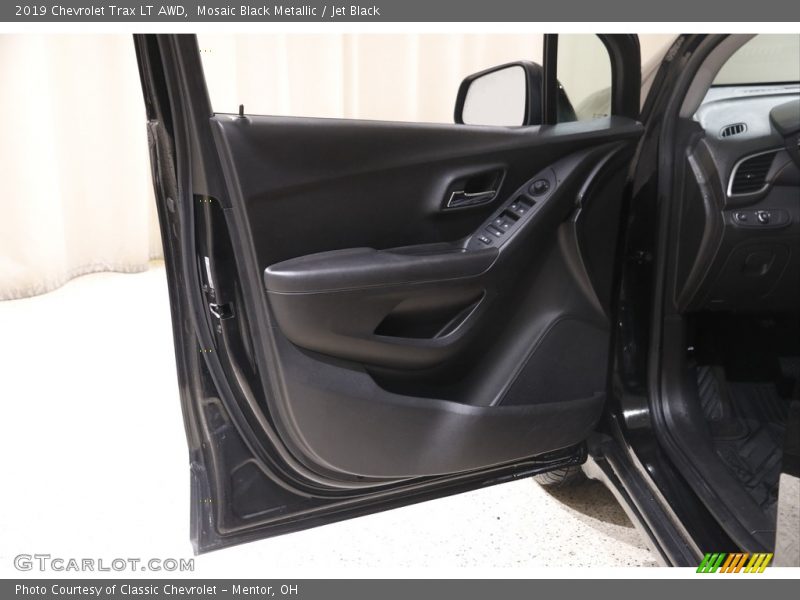 Mosaic Black Metallic / Jet Black 2019 Chevrolet Trax LT AWD