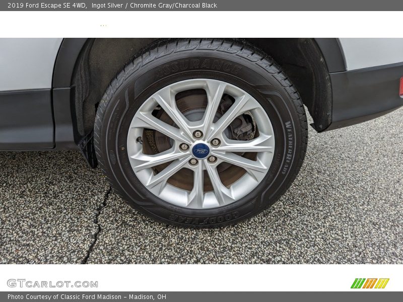 Ingot Silver / Chromite Gray/Charcoal Black 2019 Ford Escape SE 4WD
