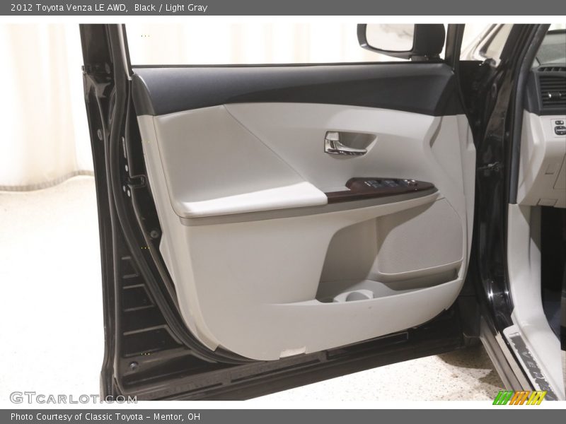 Black / Light Gray 2012 Toyota Venza LE AWD