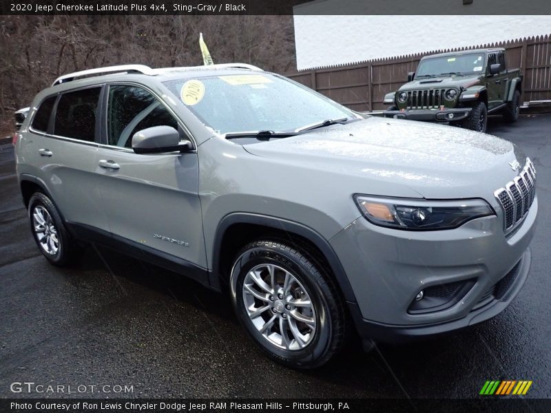 Front 3/4 View of 2020 Cherokee Latitude Plus 4x4