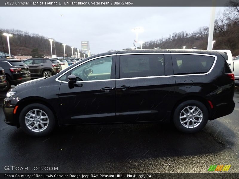  2023 Pacifica Touring L Brilliant Black Crystal Pearl