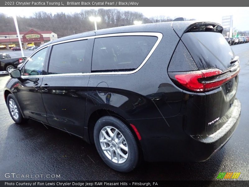 Brilliant Black Crystal Pearl / Black/Alloy 2023 Chrysler Pacifica Touring L