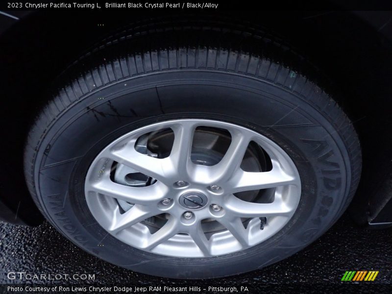  2023 Pacifica Touring L Wheel