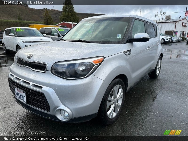 Bright Silver / Black 2016 Kia Soul !