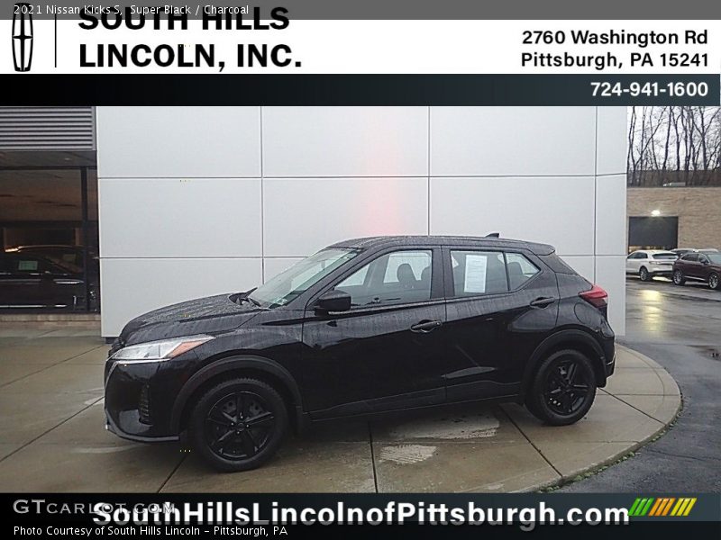 Super Black / Charcoal 2021 Nissan Kicks S