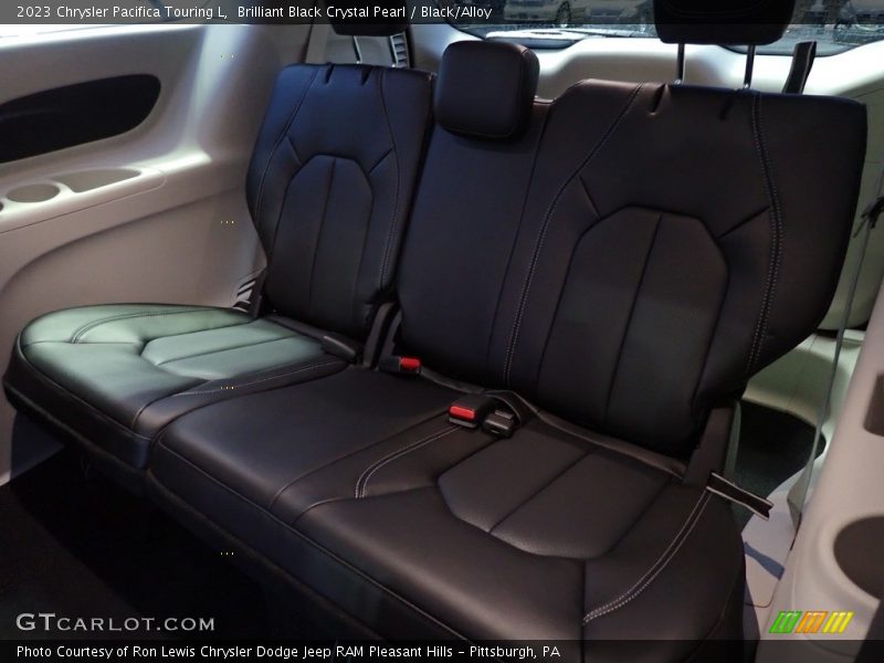 Brilliant Black Crystal Pearl / Black/Alloy 2023 Chrysler Pacifica Touring L