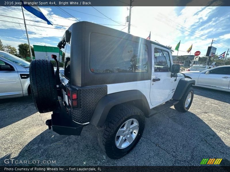 Bright White / Black 2016 Jeep Wrangler Sport 4x4