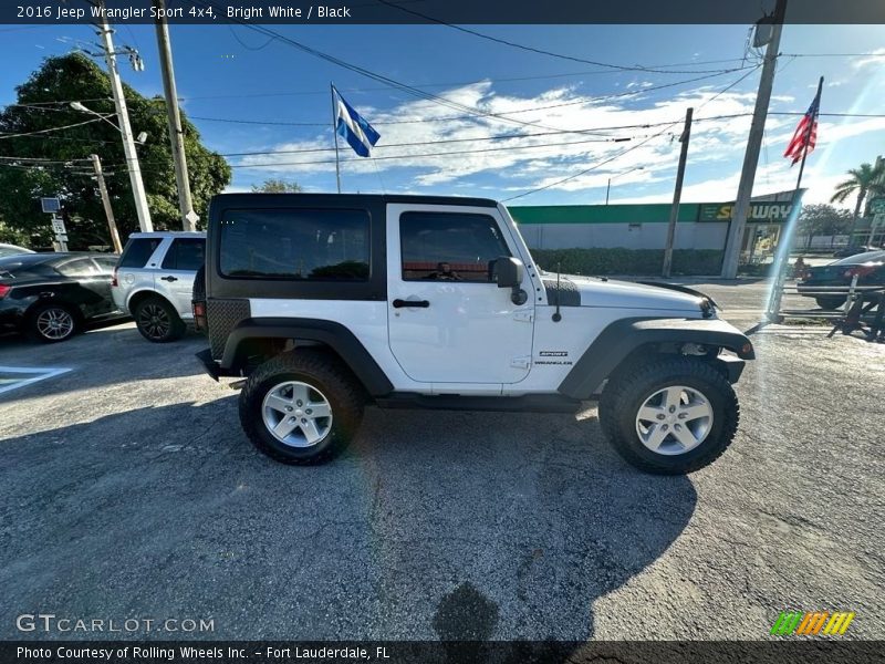 Bright White / Black 2016 Jeep Wrangler Sport 4x4