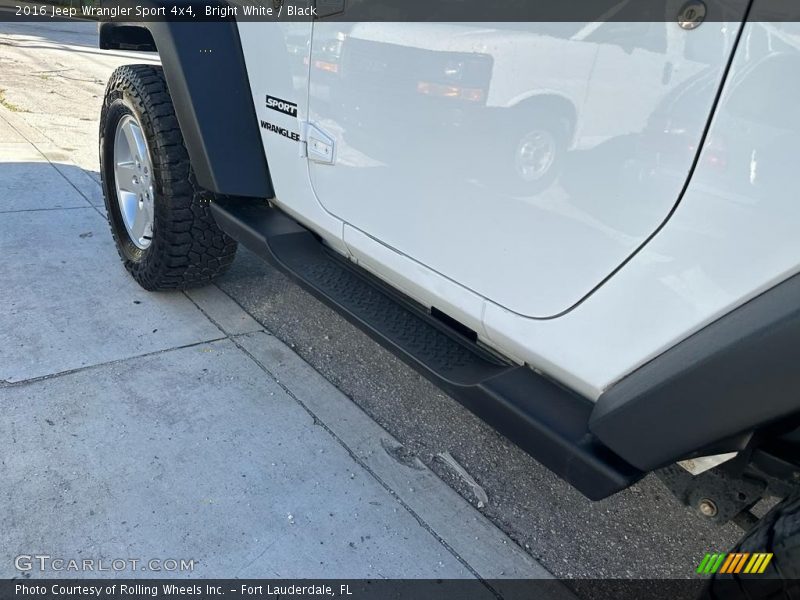Bright White / Black 2016 Jeep Wrangler Sport 4x4