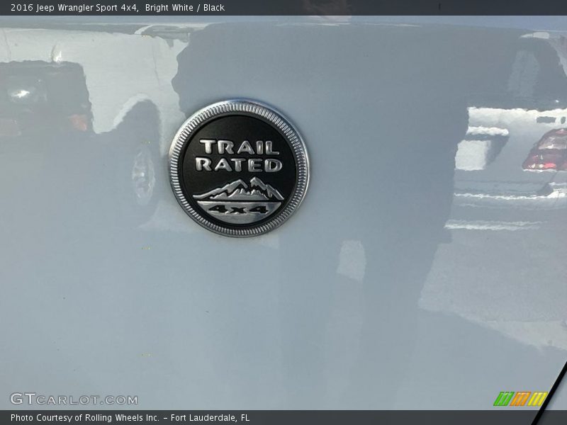 Bright White / Black 2016 Jeep Wrangler Sport 4x4