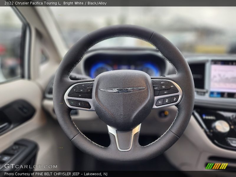 Bright White / Black/Alloy 2022 Chrysler Pacifica Touring L