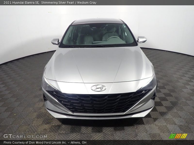Shimmering Silver Pearl / Medium Gray 2021 Hyundai Elantra SE
