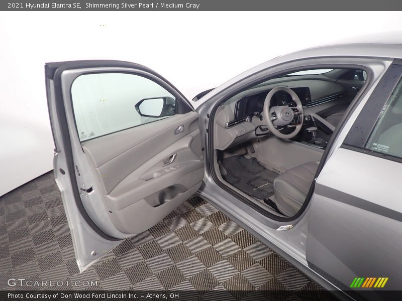 Shimmering Silver Pearl / Medium Gray 2021 Hyundai Elantra SE