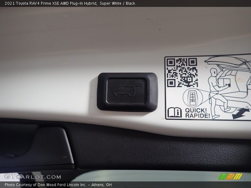 Super White / Black 2021 Toyota RAV4 Prime XSE AWD Plug-In Hybrid